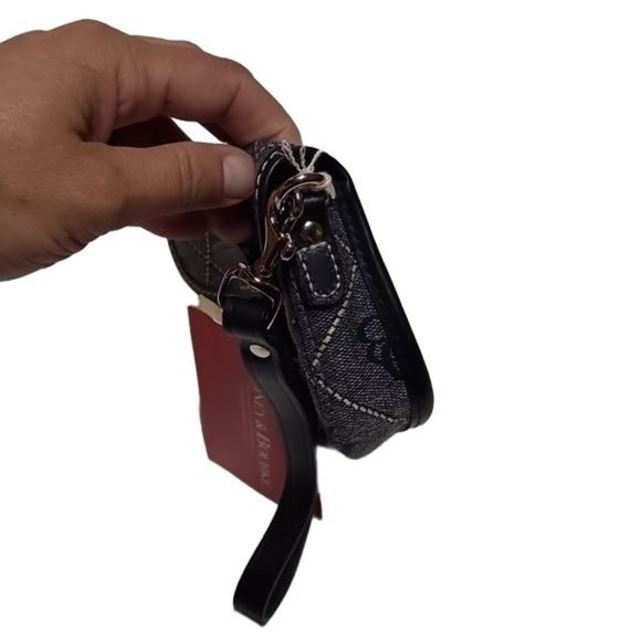 Dooney & Bourke Flap Wristlet Signature Fabric 7 Leather Black Grey Silver NWT - Picture 4 of 14